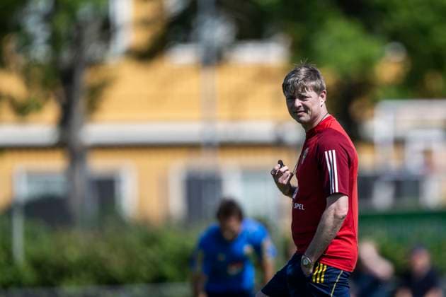 240530 Head coach Jon Dahl Tomasson of the Swedish men s national football team during a training session on May 30, 2024 in Stockholm Photo Johanna Säll BILDBYRAN kod JL JL0383 fotboll football soccer fotball landskamp träning practice training sverige sweden sverige a bbeng  Copyright: JOHANNAxSÄLL BB240530BB434