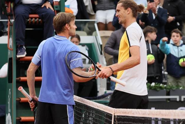 Belgian David Goffin and German Alexander Zverev pictured after a tennis match between Belgian Goffin and German Zverev, in the second round of the men s singles, at the Roland Garros French Open tennis tournament, in Paris, France, Thursday 30 May 2024. This year s tournament takes place from 26 May to 09 June. BENOITxDOPPAGNE  x93629649x