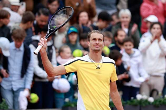 Alexander Zverev waves and thanks spectators, fans after winning Tennis French Open 2024 Roland Garros Paris France 30 May 2024 Copyright: xJuergenxHasenkopfx