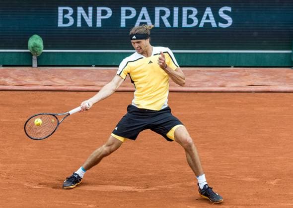 Roland Garros 2024 - Day 5 Alexander Zverev is playing during Roland Garros 2024 in Paris, France, on May 30, 2024. Paris France  Copyright: xFotoxOlimpikx originalFilename:jastrzebowski-frenchop240530_npcyd.jpg