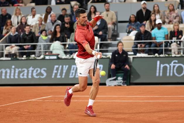ROLAND GARROS 2024 Thierry Larret Maxppp. Tennis. Roland Garros 2024. Internationaux de France de tennis. Stade Roland Garros, Paris (75). Le 30 mai 2024. Court Philippe Chatrier : Novak DJKOVIC (SRB) vs Roberto CARBALLES BAENA (ESP) PARIS (75) STADE ROLAND GARROS PARIS ILE DE FRANCE FRANCE  Copyright: xThierryxLarret MAXPPPxThierryxLarretx TL_20240530_0816 0492671212st