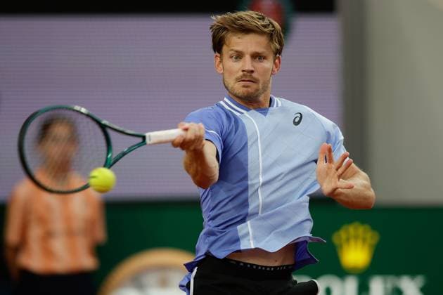 29 05 2024 Tennis, French Open 2024 Roland Garros, FRA, Men™s Singles Court Suzanne Lenglen SECOND ROUND Alexander Zverev Germany David Goffin Belgium Picture from left David Goffin Belgium plays a forehand Copyright: HMBxMedia AntonioxBorga