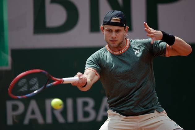 29 05 2024 Tennis, French Open 2024 Roland Garros, FRA, Men™s Singles Court 5 SECOND ROUND Zizou Bergs Belgium Maximilian Marterer Germany Picture from left Zizou Bergs Belgium plays a forehand Copyright: HMBxMedia AntonioxBorga