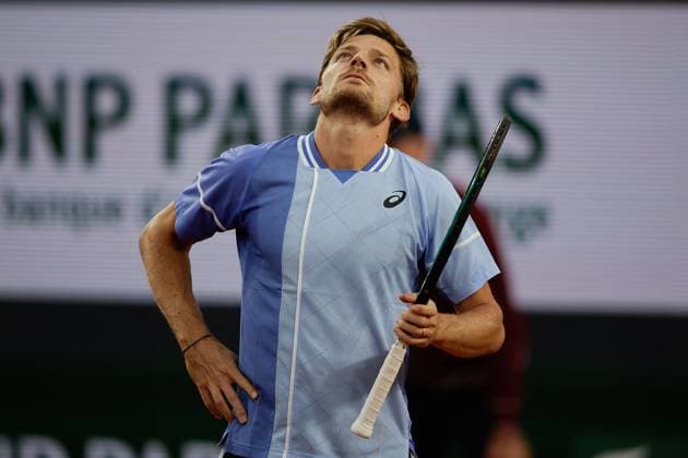 30 05 2024 Tennis, French Open 2024 Roland Garros, FRA, Men™s Singles Court Suzanne Lenglen SECOND ROUND Alexander Zverev Germany David Goffin Belgium Picture from left David Goffin Belgium disappointed, disappointed looking, dissapointed, sad, frustrated, frustrated, frustrated Copyright: HMBxMedia AntonioxBorga