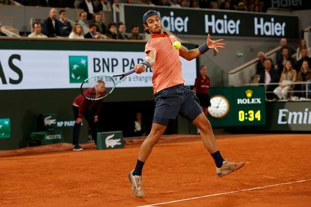 May 30, 2024, Paris, Paris, France: Lorenzo Musetti (ITA) in action during the tennis Grand Slam of Roland Garros 2024, day 4, match between Gael Monfils (FRA) and Lorenzo Musetti (ITA) at Roland Garros Stadium - on 30 2024.Paris - France Paris France - ZUMAb253 20240530_zsp_b253_095 Copyright: xLoicxBaratouxx