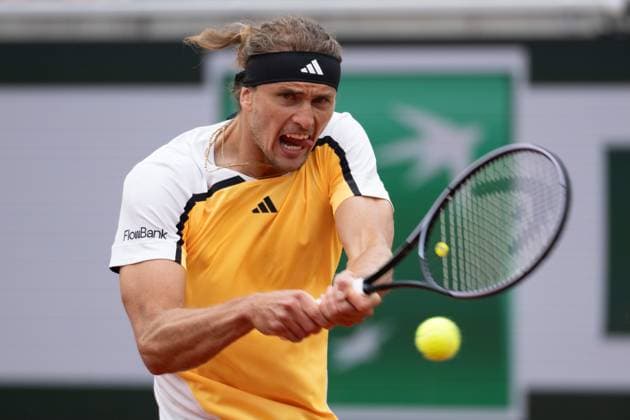 (240531) -- PARIS, May 31, 2024 -- Alexander Zverev hits a return during the men s singles second round match between Alexander Zverev of Germany and David Goffin of Belgium at the French Open tennis tournament at Roland Garros, Paris, France, May 30, 2024. ) (SP)FRANCE-PARIS-TENNIS-FRENCH OPEN-MEN S SINGLES MengxDingbo 