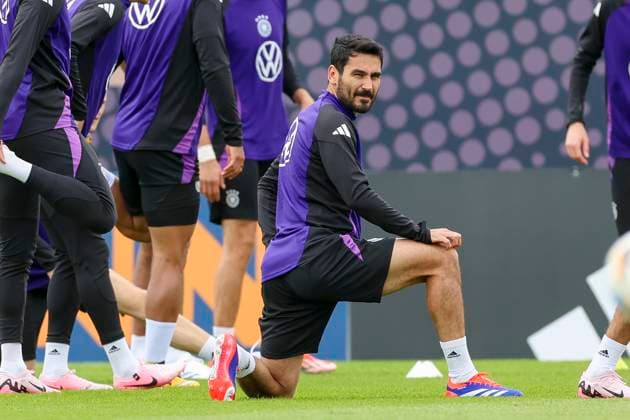 Ilkay Guendogan warms up, training day 5, training camp of the German national team, Spa and GolfResort Weimarer Land, 31 05 2024, Blankenhain, Germany