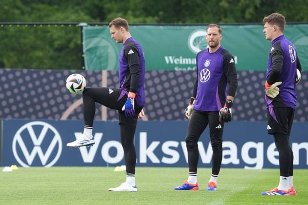 Sport Bilder des Tages Die Torhüter Torwart Goalie Manuel Neuer (Deutschland Germany), Torwart Goalie Alexander Nübel (Deutschland Germany), Torwart Oliver Baumann (Deutschland Germany) - Blankenhain 31.05.2024: Trainingslager der Deutschen Nationalmannschaft zur EM-Vorbereitung, Golf Resort Weimarer Land *** The goalkeepers Goalie Manuel Neuer Germany Germany , Goalie Goalie Alexander Nübel Germany Germany Germany , Goalie Oliver Baumann Germany Germany Germany Blankenhain 31 05 2024 Training camp of the German national team for the European Championship preparation, Golf Resort Weimarer Land
