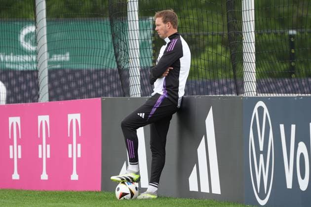 National coach Julian Nagelsmann Germany Germany observes training on the sidelines Blankenhain 31 05 2024 Training camp for the German national team in preparation for the European Championship, Golf Resort Weimarer Land