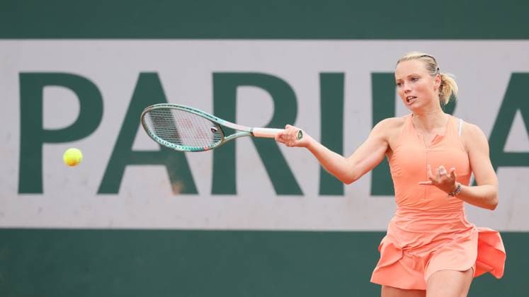 Belgian Kimberley Zimmermann pictured in action during a tennis match between Japanese pair Hozumi Ninomiya and Italian - Belgian pair Bronzetti Zimmermann, in the first round of the women s doubles, at the Roland Garros French Open tennis tournament, in Paris, France, Friday 31 May 2024. This year s tournament takes place from 26 May to 09 June. BENOITxDOPPAGNE  x93690521x