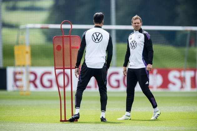 DFB Training Camp Training 31 05 2024 Sandro Wagner Co Coach Germany and Julian Nagelsmann Coach Germany discuss the training DFB Training Camp Training Blankenhain, Golf Spa Resort Weimarer Land on 31 05 2024 Copyright: xBEAUTIFULxSPORTS Wunderlx