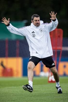 DFB Training Camp Training 31 05 2024 Andreas Kronenberg Goalkeeper Coach Germany DFB Training Camp Training Blankenhain, Golf Spa Resort Weimarer Land on 31 05 2024 Copyright: xBEAUTIFULxSPORTS Wunderlx