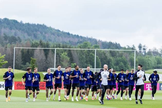 DFB training camp training 31 05 2024 Warm-up at the start of training DFB training camp training Blankenhain, Golf Spa Resort Weimarer Land on 31 05 2024 Copyright: xBEAUTIFULxSPORTS Wunderlx