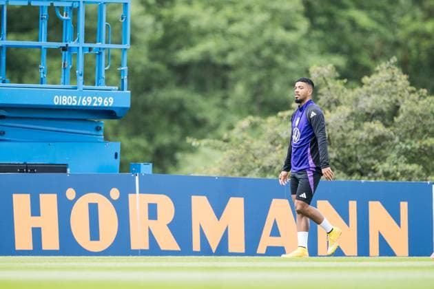 DFB Training Camp Training 31 05 2024 Benjamin Henrichs Germany on the way to the training ground DFB Training Camp Training Blankenhain, Golf Spa Resort Weimarer Land on 31 05 2024 Copyright: xBEAUTIFULxSPORTS Wunderlx