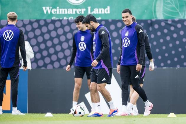 DFB training camp training 31 05 2024 Ilkay Gündogan Germany on the ball, Jamal Musiala Germany laughing DFB training camp training Blankenhain, Golf Spa Resort Weimarer Land on 31 05 2024 Copyright: xBEAUTIFULxSPORTS Wunderlx