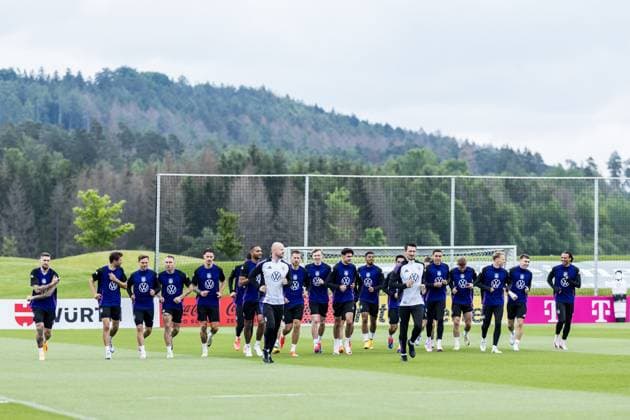 DFB training camp training 31 05 2024 Warm-up at the start of training DFB training camp training Blankenhain, Golf Spa Resort Weimarer Land on 31 05 2024 Copyright: xBEAUTIFULxSPORTS Wunderlx
