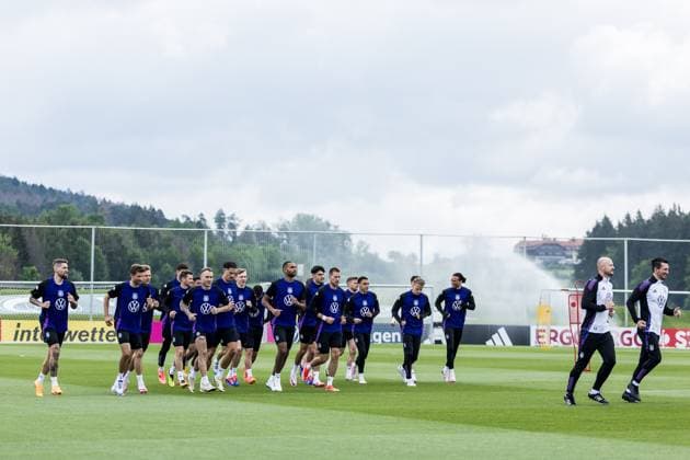 DFB training camp training 31 05 2024 Warm-up at the start of training DFB training camp training Blankenhain, Golf Spa Resort Weimarer Land on 31 05 2024 Copyright: xBEAUTIFULxSPORTS Wunderlx