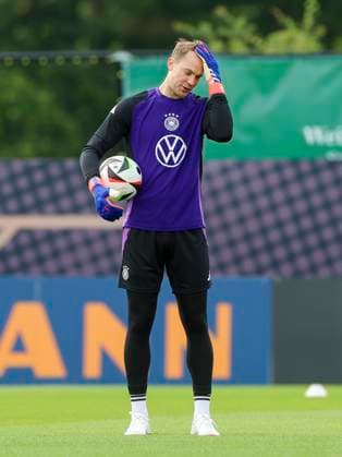 Goalkeeper Manuel Neuer looks disappointed, training day 5, training camp of the German national team, Spa and GolfResort Weimarer Land, 31 05 2024, Blankenhain, Germany