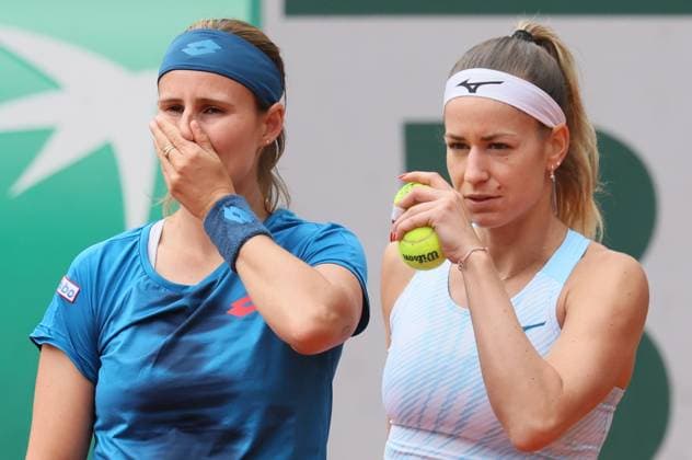 Hungarian Anna Bondar and Belgian Greet Minnen discuss tactics during a tennis match between Hungarian - Belgian pair Bondar Minnen and Norwegian - Estonian pair Eikeri Neel, in the first round of the women s doubles, at the Roland Garros French Open tennis tournament, in Paris, France, Friday 31 May 2024. This year s tournament takes place from 26 May to 09 June. BENOITxDOPPAGNE  x93703882x