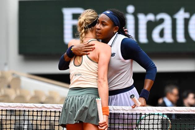 Coco Gauff ( USA ) celebrates her match victory against Dayana Yastremska ( UKR ) during the 2024 French Open at Roland Garros on May 31, 2024 in Paris, France. ( Photo by federico pestellini panoramic ) - TENNIS : Roland Garros 2024 - Internationaux de France - 31 05 2024 FedericoPestellini Panoramic 