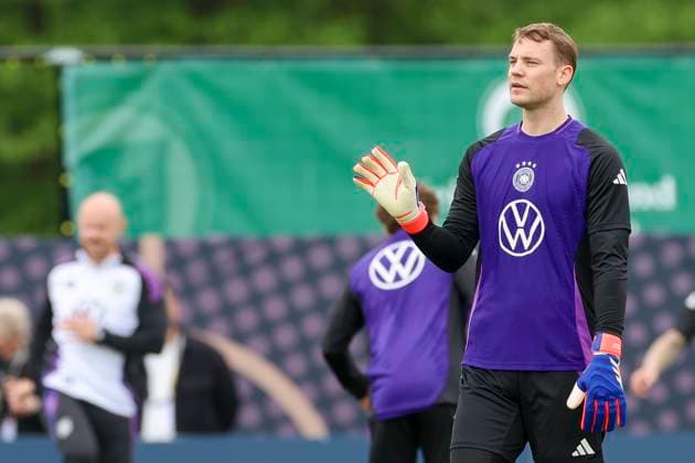 Goalkeeper Manuel Neuer gestures, training day 5, training camp of the German national team, Spa and GolfResort Weimarer Land, 31 05 2024, Blankenhain, Germany