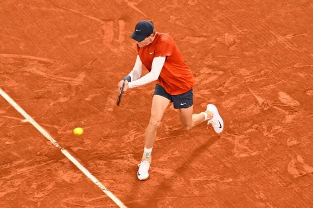 Jannik Sinner ( ITA ) during the 2024 French Open at Roland Garros on May 31, 2024 in Paris, France. ( Photo by federico pestellini panoramic ) - TENNIS : Roland Garros 2024 - Internationaux de France - 31 05 2024 FedericoPestellini Panoramic 