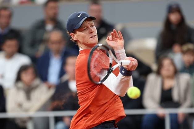 ROLAND GARROS 2024 Thierry Larret Maxppp. Tennis. Roland Garros 2024. Internationaux de France de tennis. Stade Roland Garros, Paris (75). Le 31 mai 2024. Court Philippe Chatrier : Pavel KOTOV (RUS) vs Jannik SINNER (ITA) PARIS (75) STADE ROLAND GARROS PARIS ILE DE FRANCE FRANCE  Copyright: xThierryxLarret MAXPPPxThierryxLarretx TL_20240531_0395 0492738889st
