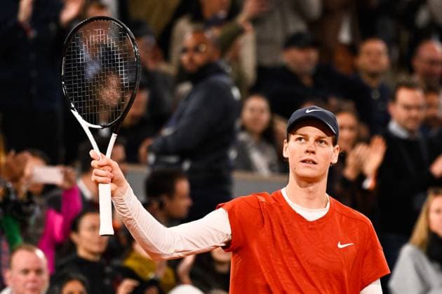 Jannik Sinner ( ITA ) celebrates his match victory against Pavel Kotov ( RUS ) during the 2024 French Open at Roland Garros on May 31, 2024 in Paris, France. ( Photo by federico pestellini panoramic ) - TENNIS : Roland Garros 2024 - Internationaux de France - 31 05 2024 FedericoPestellini Panoramic 