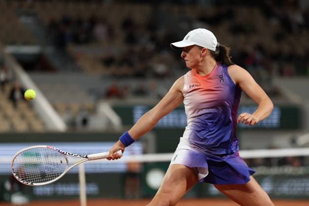 ROLAND GARROS 2024 Thierry Larret Maxppp. Tennis. Roland Garros 2024. Internationaux de France de tennis. Stade Roland Garros, Paris (75). Le 31 mai 2024. Court Philippe Chatrier : Iga SWIATEK (POL) vs Marie BOUZKOVA (CZE). PARIS (75) STADE ROLAND GARROS PARIS ILE DE FRANCE FRANCE  Copyright: xThierryxLarret MAXPPPxThierryxLarretx TL_20240531_0600 0492741756st