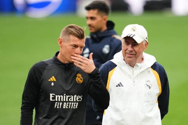 ENG: UEFA Champions League Real Madrid training session Toni Kroos with Real Madrid head coach Carlo Ancelotti Before the UEFA Champions League Real Madrid training session at Wembley Stadium on May 31, 2024 in London, England. kpng Copyright: xBaguxBlancox xPRESSINPHOTOx PS_240531_029