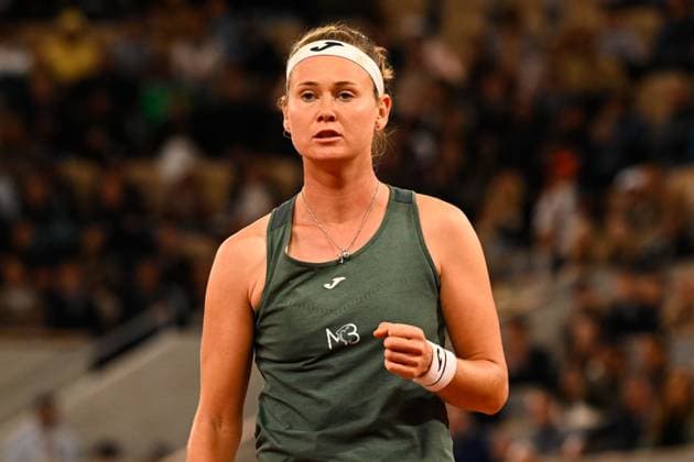 Marie Bouzkova ( CZE ) celebrates during the 2024 French Open at Roland Garros on May 31, 2024 in Paris, France. ( Photo by federico pestellini panoramic ) - TENNIS : Roland Garros 2024 - Internationaux de France - 31 05 2024 FedericoPestellini Panoramic 
