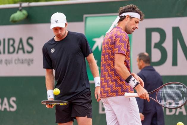 2024-05-31 2024 French Open Day 6 PARIS, FRANCE - MAY 31: Botic van de Zandschulp of the Netherlands and Robin Haase of the Netherlands during Day 6 of the 2024 French Open at Roland Garros on May 31, 2024 in Paris, France. (Photo by Marleen Fouchier BSR Agency) Paris France Content not available for redistribution in The Netherlands directly or indirectly through any third parties. Copyright: xBSRxAgencyx