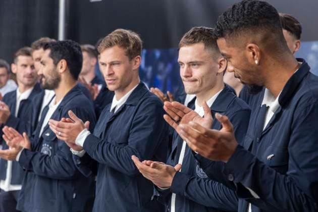 Report 31 05 2024 Arrival party of the German mens national team at adidas in Herzogenaurach in pouring rain First applause for the players of the double winners Bayer Lebverkusen Herzogenaurach Bavaria Germany