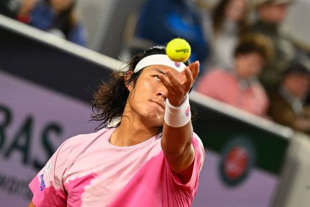 Zhizhen Zhang ( CHN ) serves during the 2024 French Open at Roland Garros on May 31, 2024 in Paris, France. ( Photo by federico pestellini panoramic ) - TENNIS : Roland Garros 2024 - Internationaux de France - 31 05 2024 FedericoPestellini Panoramic 