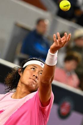 Zhizhen Zhang ( CHN ) serves during the 2024 French Open at Roland Garros on May 31, 2024 in Paris, France. ( Photo by federico pestellini panoramic ) - TENNIS : Roland Garros 2024 - Internationaux de France - 31 05 2024 FedericoPestellini Panoramic 