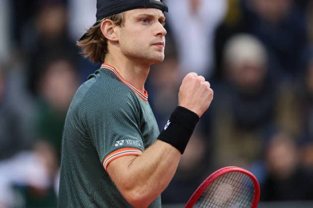 Belgian Zizou Bergs reacts during a tennis match against Bulgarian Dimitrov, in the third round of the men s singles, at the Roland Garros French Open tennis tournament, in Paris, France, Friday 31 May 2024. This year s grand slam tournament takes place from 26 May to 09 June. BENOITxDOPPAGNE  x93734686x