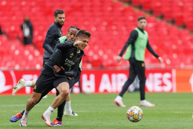 May 31, 2024, London, United Kingdom: Eder Militao and Arda Guler (Real Madrid) seen in action during the official training before UEFA Champions League 2024 final game between Borussia Dortmund and Real Madrid at Wembley Stadium. London United Kingdom - ZUMAs197 20240531_aaa_s197_109 Copyright: xMaciejxRogowskix