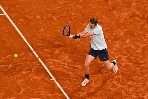 Sebastian Korda ( USA ) during the 2024 French Open at Roland Garros on May 31, 2024 in Paris, France. ( Photo by federico pestellini panoramic ) - TENNIS : Roland Garros 2024 - Internationaux de France - 31 05 2024 FedericoPestellini Panoramic 