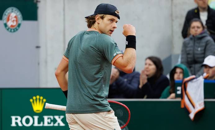 Belgian Zizou Bergs celebrates during a tennis match against Bulgarian Dimitrov, in the third round of the men s singles, at the Roland Garros French Open tennis tournament, in Paris, France, Friday 31 May 2024. This year s grand slam tournament takes place from 26 May to 09 June. BENOITxDOPPAGNE  x93740506x