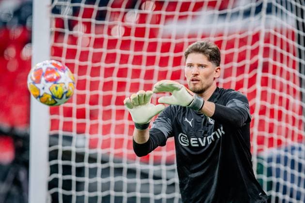 2024.05.31 Londyn Final ligi mistrzow, trening, training session, Borussia Dortmund, Wembley, London Trening Borussi Dortmund przed finalem Ligi Mistrzow N z Gregor Kobel Foto Mateusz Porzucek PressFocus 2024.05.31 Londyn Borussia Dortmund training before UEFA Champions League final Trening Borussi Dortmund przed finalem Ligi Mistrzow Gregor Kobel Credit: Mateusz Porzucek PressFocus NEWSPIX.PL --- Newspix.pl POLAND OUT!  20240531PF_MP135