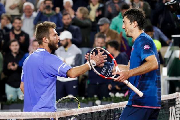 TENNIS - French Open 2024 PARIS,FRANCE,31.MAY.24 - TENNIS - ATP, Tennis Herren World Tour, French Open, Roland Garros, Grand Slam. Image shows Corentin Moutet (FRA) and Sebastian Ofner (AUT).  GEPAxpictures xPatrickxSteiner