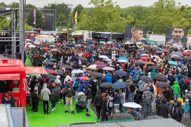 Report 31 05 2024 Arrival party of the German mens national team at adidas in Herzogenaurach in pouring rain Hundreds of fans wait for the national team Herzogenaurach Bavaria Germany