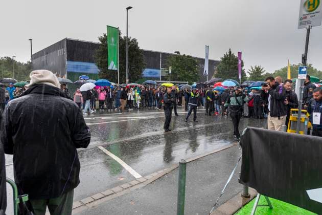 Report 31 05 2024 Arrival party of the German mens national team at adidas in Herzogenaurach in pouring rain Waiting in the pouring rain for the team bus Herzogenaurach Bavaria Germany