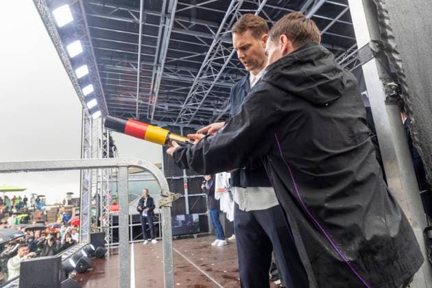 Report 31 05 2024 Arrival party of the German mens national team at adidas in Herzogenaurach in pouring rain Manuel Neuer briefing the shirt cannon Herzogenaurach Bavaria Germany