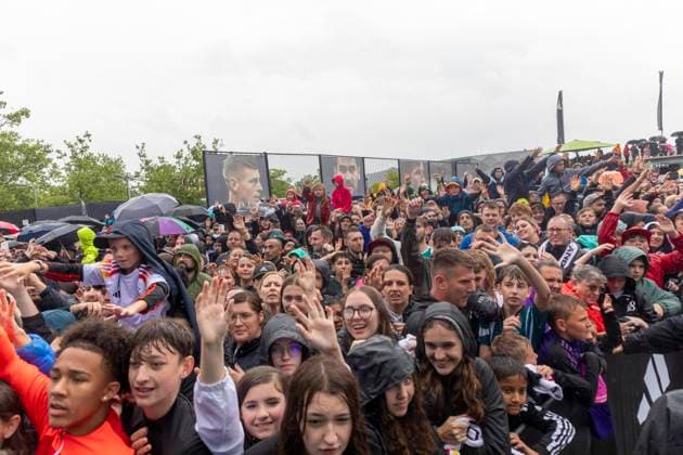 Report 31 05 2024 Arrival party of the German mens national team at adidas in Herzogenaurach in pouring rain The fans in high spirits Herzogenaurach Bavaria Germany