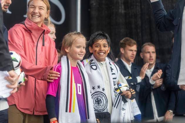 Report 31 05 2024 Arrival party of the German mens national team at adidas in Herzogenaurach in pouring rain Children were able to ask the players questions Herzogenaurach Bavaria Germany