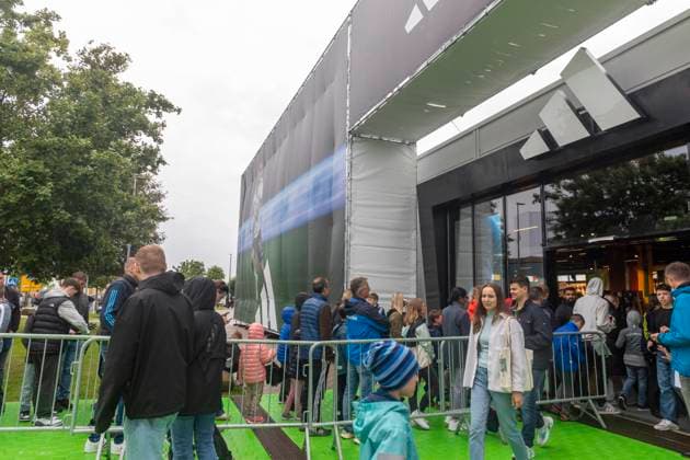 Report 31 05 2024 Arrival party of the German mens national team at adidas in Herzogenaurach in pouring rain Many fans then went straight to the adidas brand store Herzogenaurach Bavaria Germany