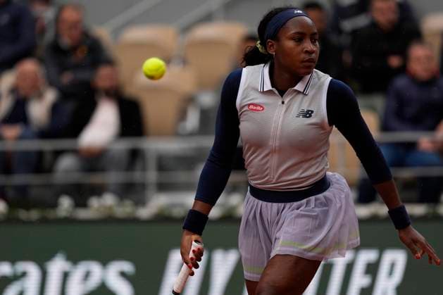 PARIS, FRANCE - MAY 31: Coco Gauff of USA watches the foul play of her opponent during the 3rd round of Roland Garros 2024 match between Coco Gauff vs Dayana Yastremska at Roland Garros Stadium on May 31, 2024 in Paris, France. (Photo by Glenn Gervot Icon Sportswire) TENNIS: MAY 31 Roland-Garros EDITORIAL USE ONLY Icon2024053129142024