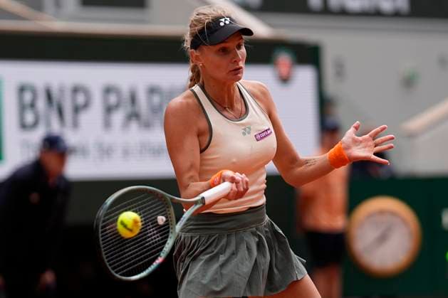 PARIS, FRANCE - MAY 31: Dayana Yastremska of Ukraine makes a forehand shot during the 3rd round of Roland Garros 2024 match between Coco Gauff vs Dayana Yastremska at Roland Garros Stadium on May 31, 2024 in Paris, France. (Photo by Glenn Gervot Icon Sportswire) TENNIS: MAY 31 Roland-Garros EDITORIAL USE ONLY Icon2024053166732024