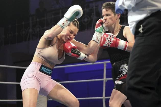 Sport Themen der Woche KW22 Sport Bilder des Tages Boxabend im Ebertbad in Oberhausen ** NUR FÜR REDAKTIONELLE ZWECKE ** EDITORIAL USE ONLY **<p>Madeleine Morhardt gegen Orsolya Moldovan beim Boxabend am Freitag den 31. Mai 2024 im Ebertbad in Oberhausen Foto : Frank Oppitz FUNKE Foto Services< p> Deutschland NRW Oberhausen Copyright: FrankxOppitz *** Boxing evening at the Ebertbad in Oberhausen FOR EDITORIAL PURPOSES ONLY EDITORIAL USE ONLY p Madeleine Morhardt against Orsolya Moldovan at the boxing evening on Friday, May 31, 2024 at the Ebertbad in Oberhausen Photo Frank Oppitz FUNKE Foto Services p Sport Deutschland NRW Oberhausen Copyright FrankxOppitz Copyright: FrankxOppitz doc7vo85lfr5utcw3il340 ,EDITORIAL USE ONLY